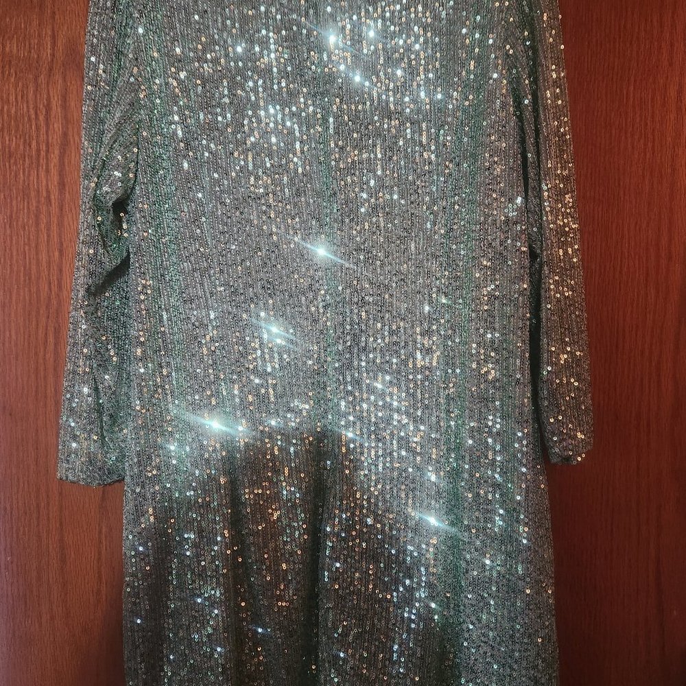 Dress - Picture 4 of 6